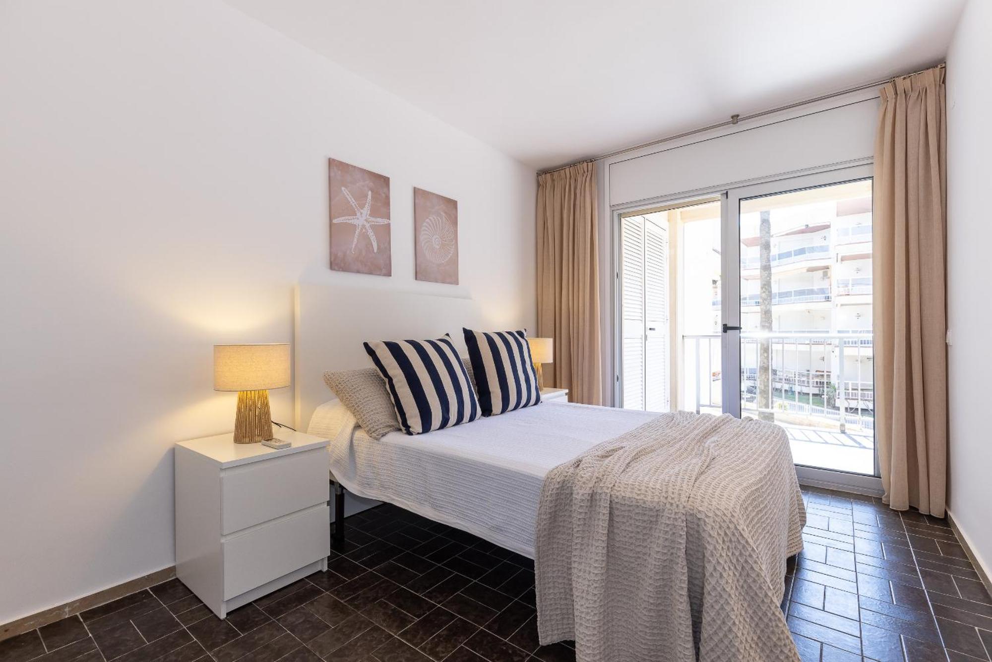 Uhc Dms Family Apartments Cambrils Quarto foto