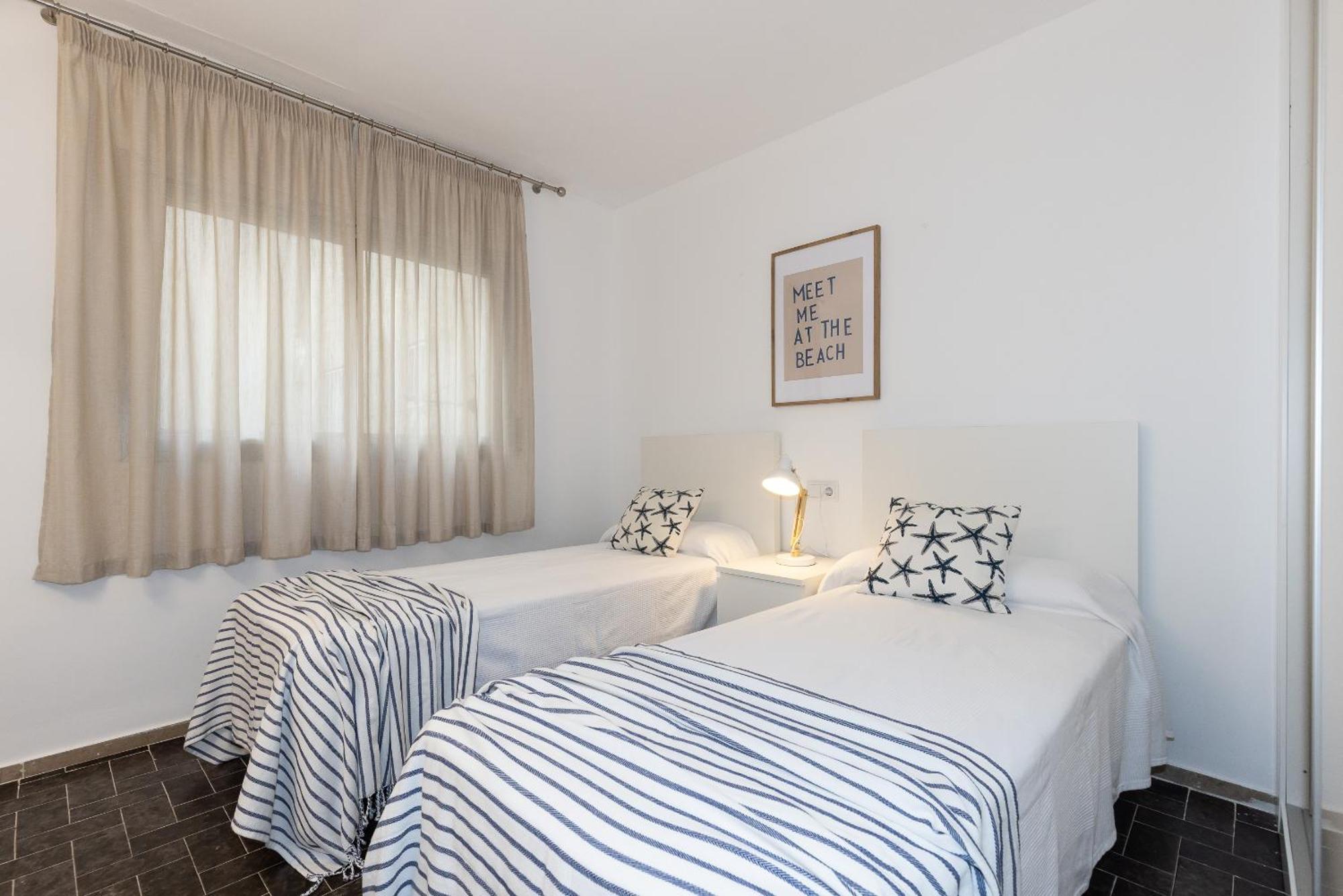 Uhc Dms Family Apartments Cambrils Quarto foto